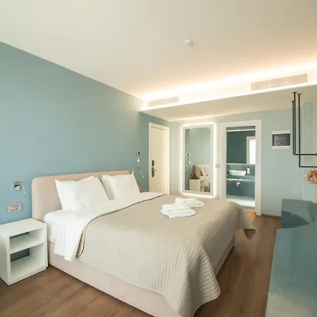 Porta 4* Εξαμίλιο